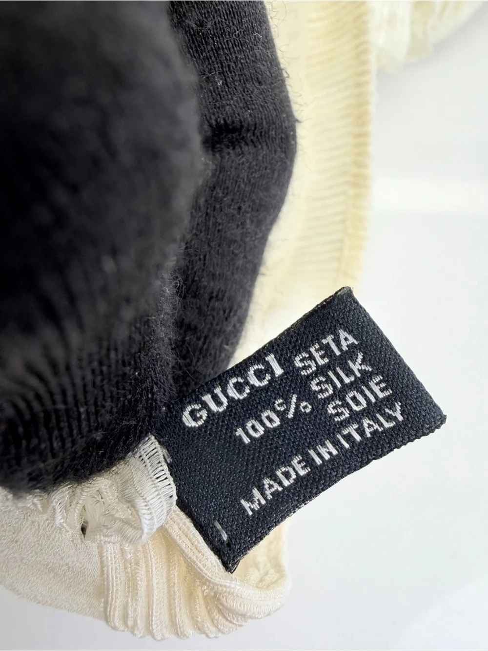 Gucci Silk Shawl Scarf Pleated Ivory
